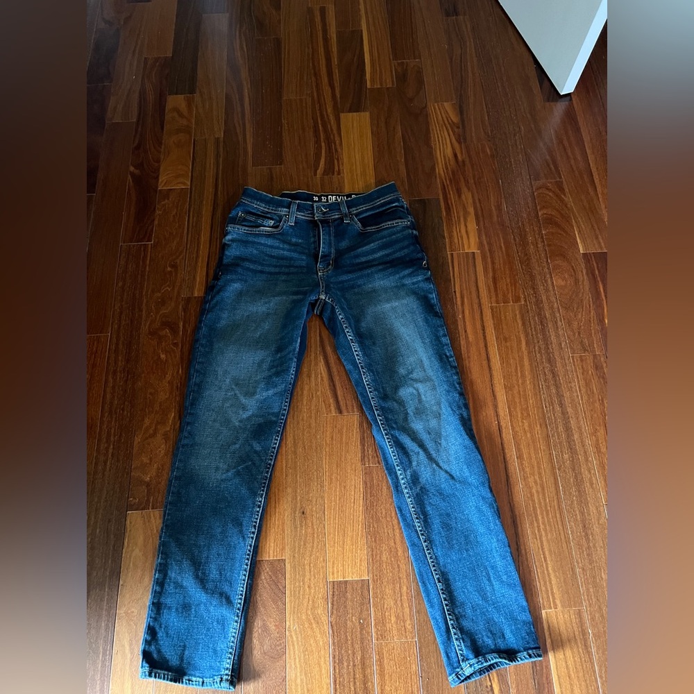 Devil Dog Dungarees Athletic stretch jeans sz 30/32 in dark wash.